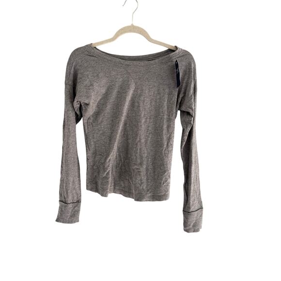 Abercrombie & Fitch Tops - NWT Abercrombie & Fitch Soft Grey Long-Sleeved Tee Size XS